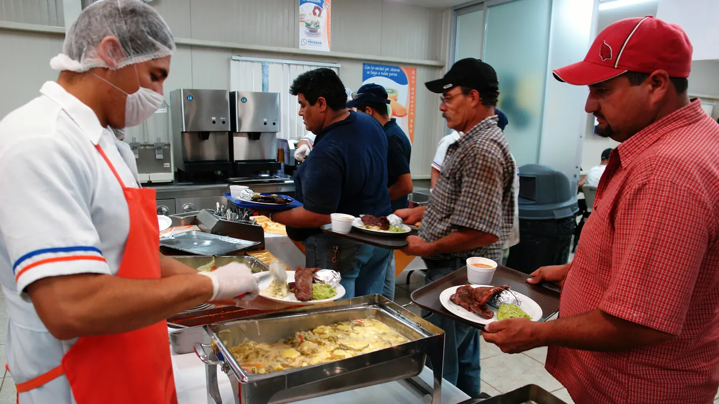 Servicio diario de comedor industrial para trabajadores